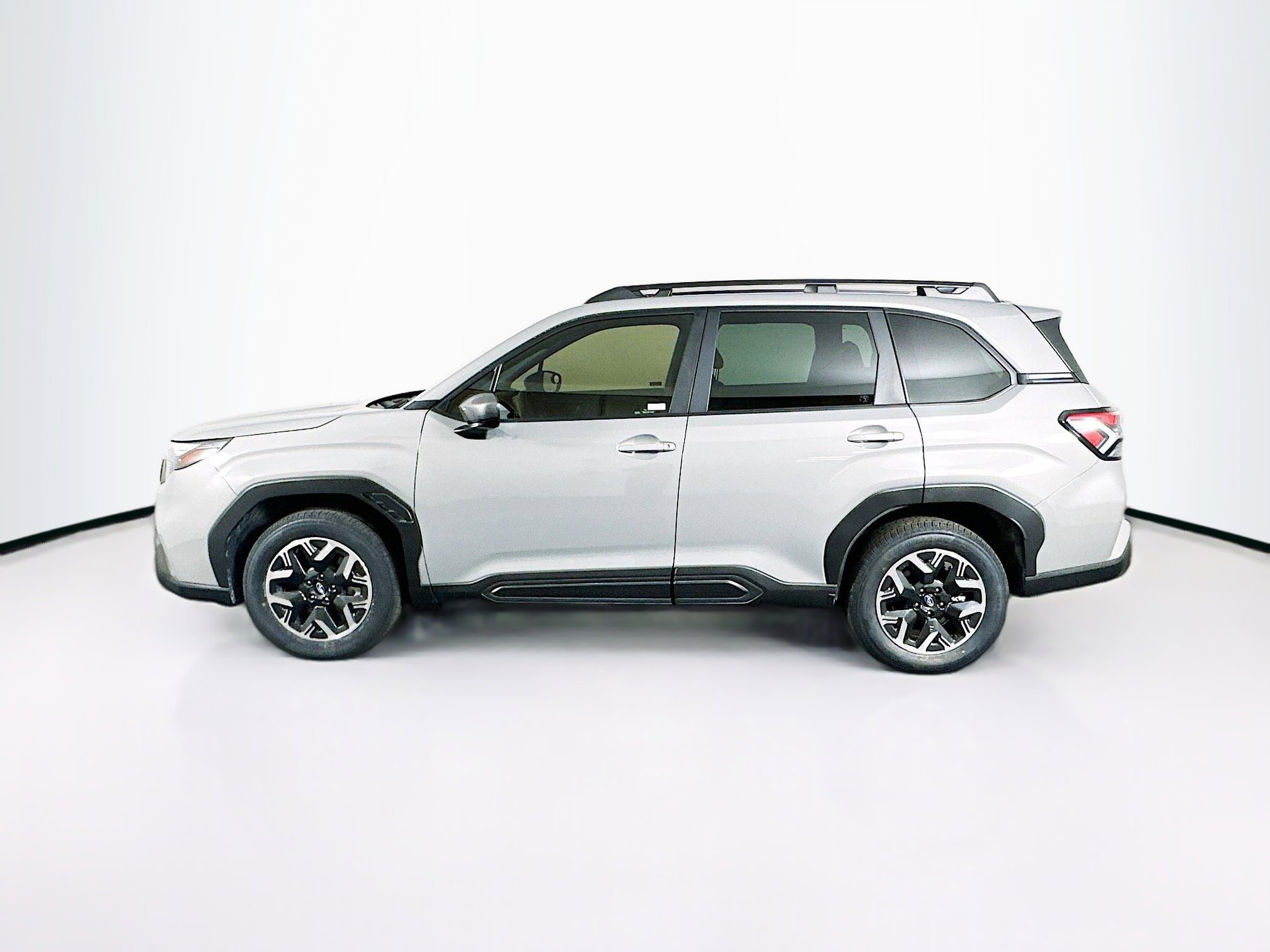 Used 2025 Subaru Forester Premium w/ Convenience Package #1 image 4