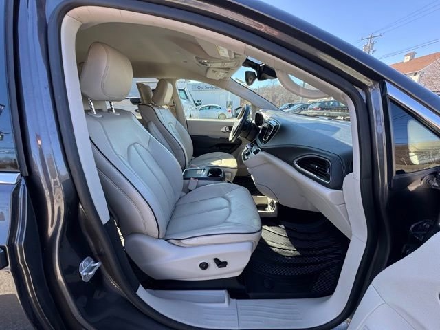 Used 2018 Chrysler Pacifica Limited w/ Advanced Safetytec Group image 27