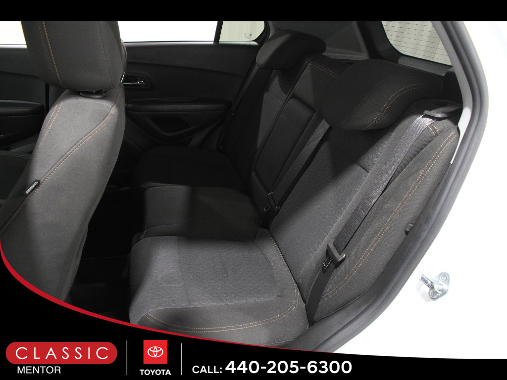 Used 2022 Chevrolet Trax LS w/ Tint and Cruise Package image 18