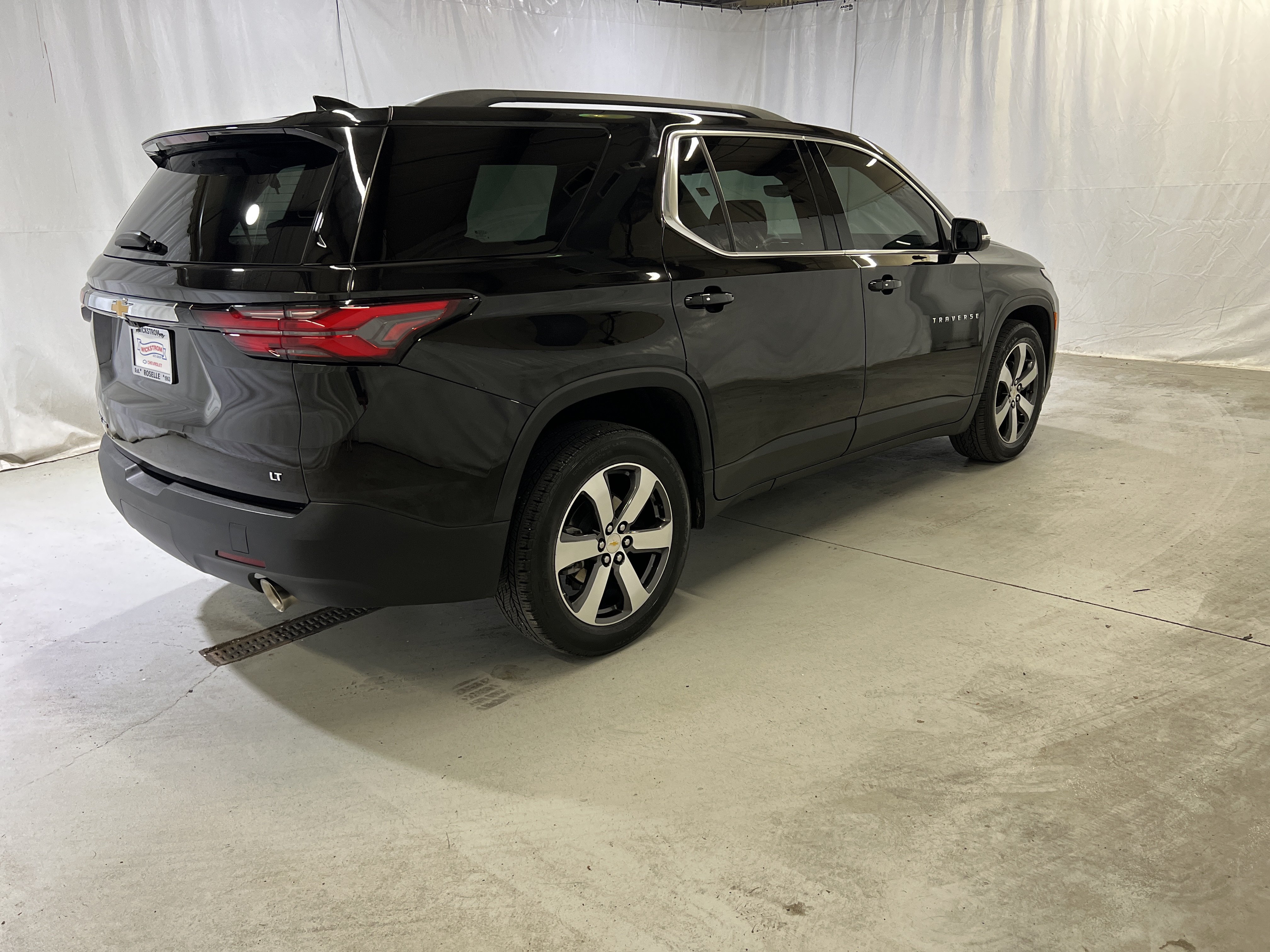 Certified 2023 Chevrolet Traverse LT w/ LT Premium Package AWD/4WD image 11