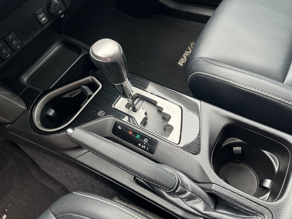 Used 2016 Toyota RAV4 Limited image 24