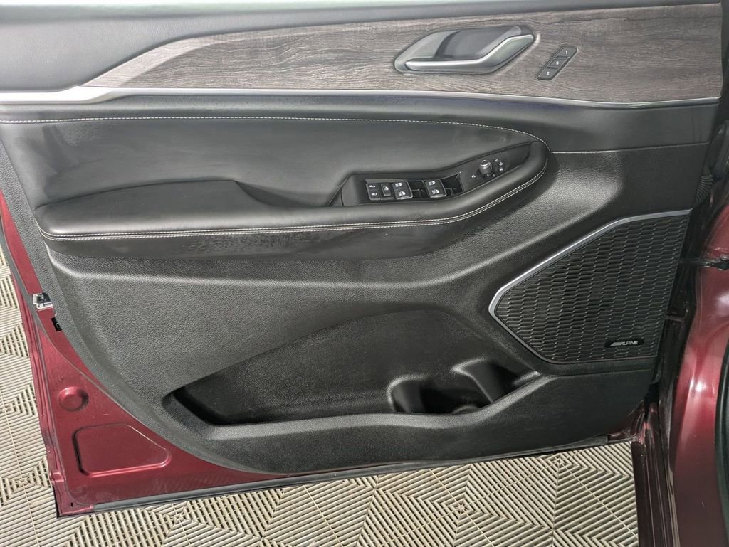 Certified 2023 Jeep Grand Cherokee Overland image 14
