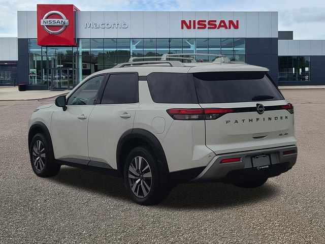 Used 2024 Nissan Pathfinder SL AWD/4WD image 5