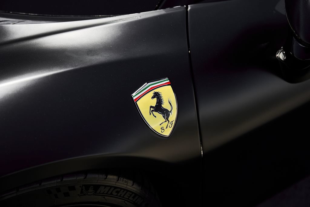 Used 2024 Ferrari SF90 Spider AWD/4WD image 10