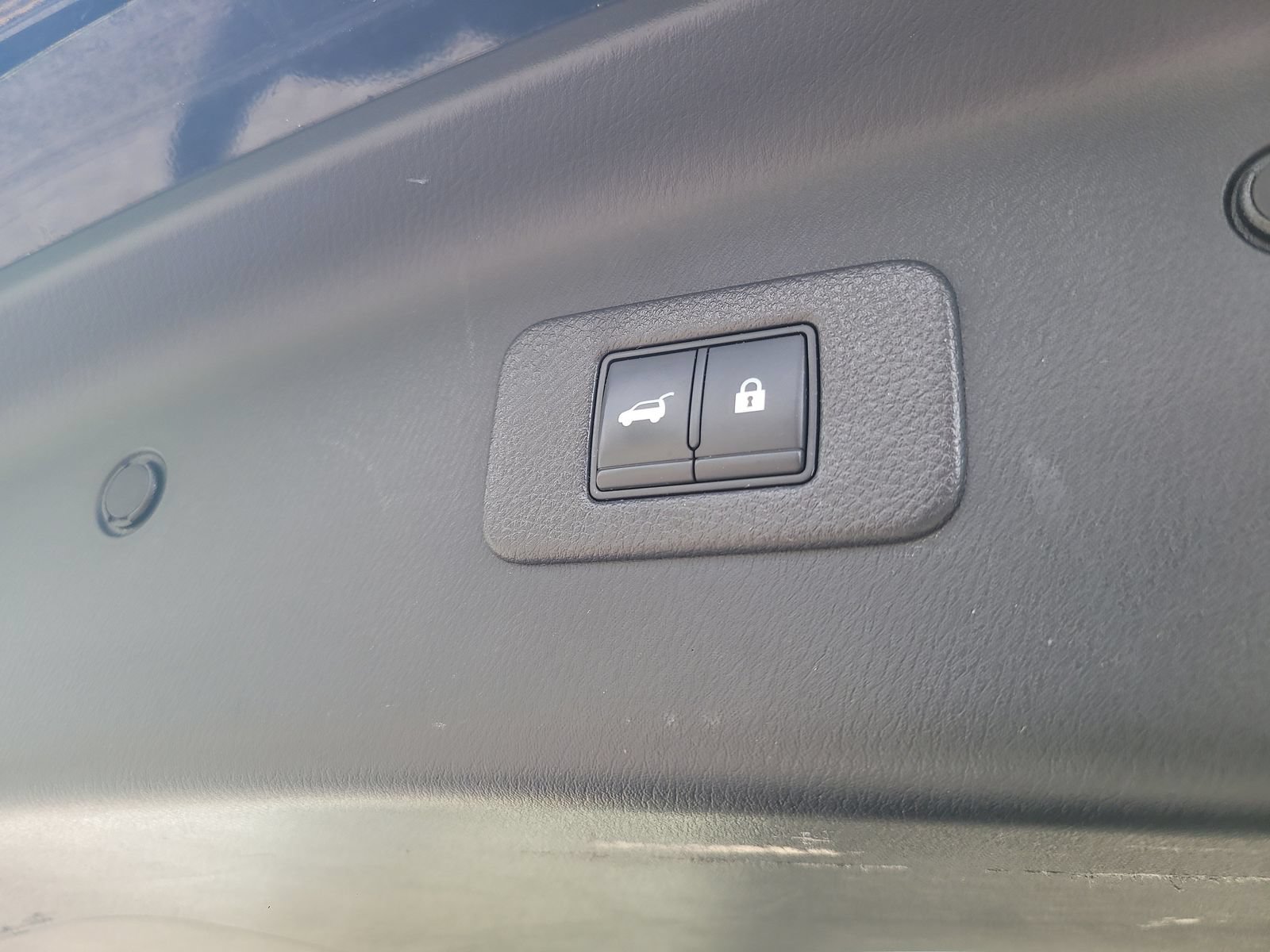 Used 2021 Nissan Armada SL w/ Captain's Chairs Package RWD image 27