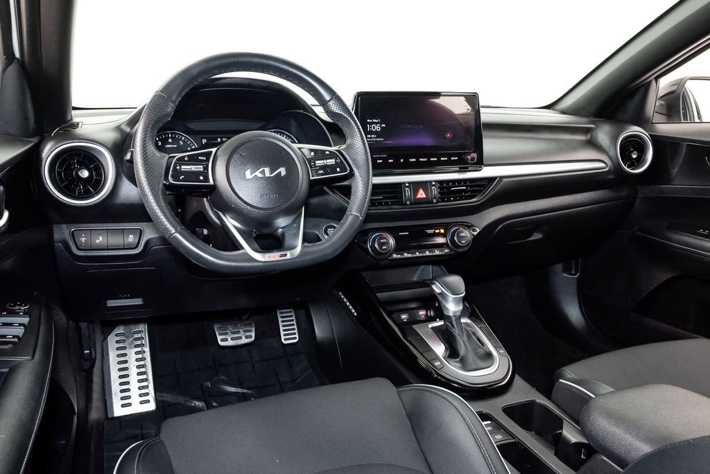 Certified 2023 Kia Forte GT-Line w/ GT-Line Premium Package FWD image 6