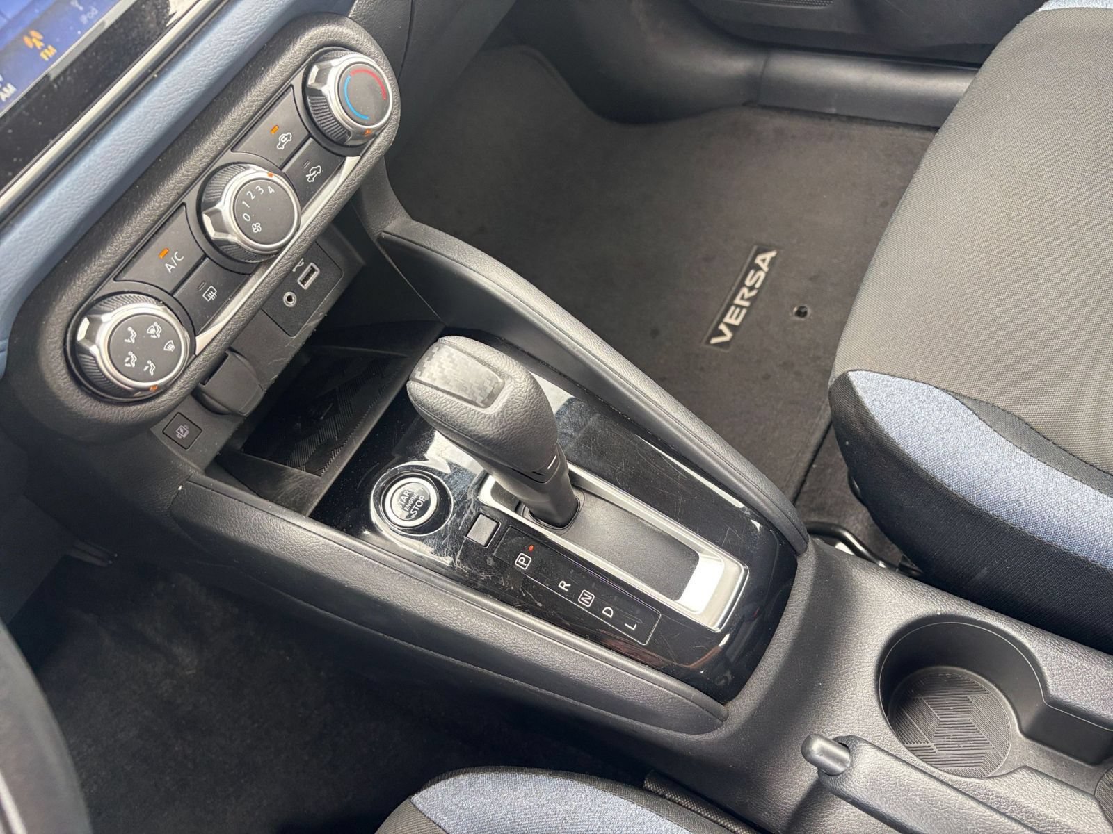Used 2025 Nissan Versa SV FWD image 39