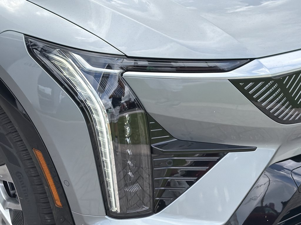 New 2027 Cadillac Optiq Luxury AWD/4WD image 8