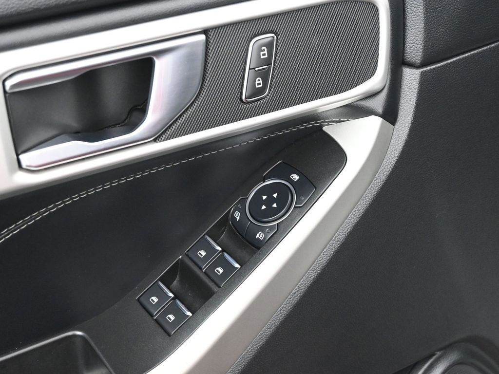 Certified 2020 Ford Explorer XLT w/ Equipment Group 202A image 10