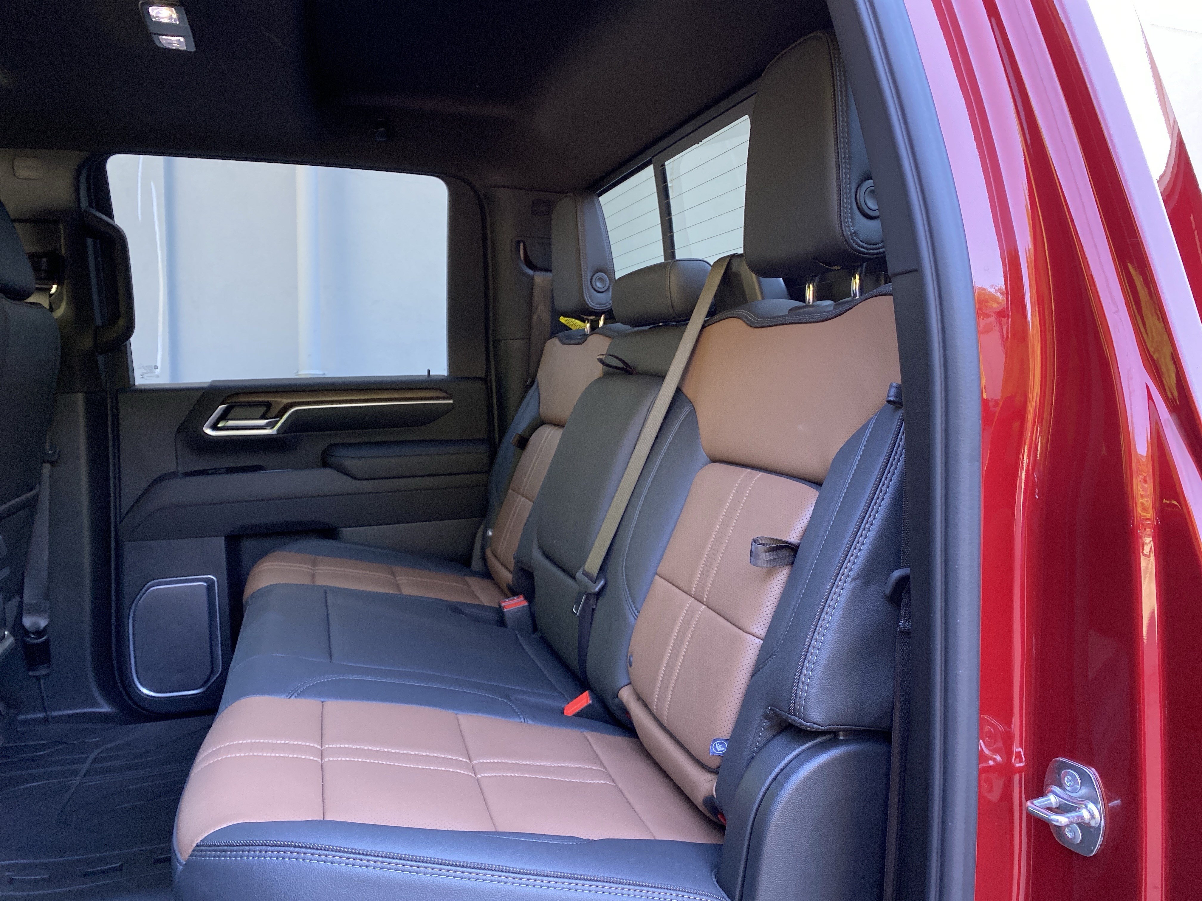 Used 2026 Chevrolet Silverado 2500 High Country w/ High Country Premium Package AWD/4WD image 14