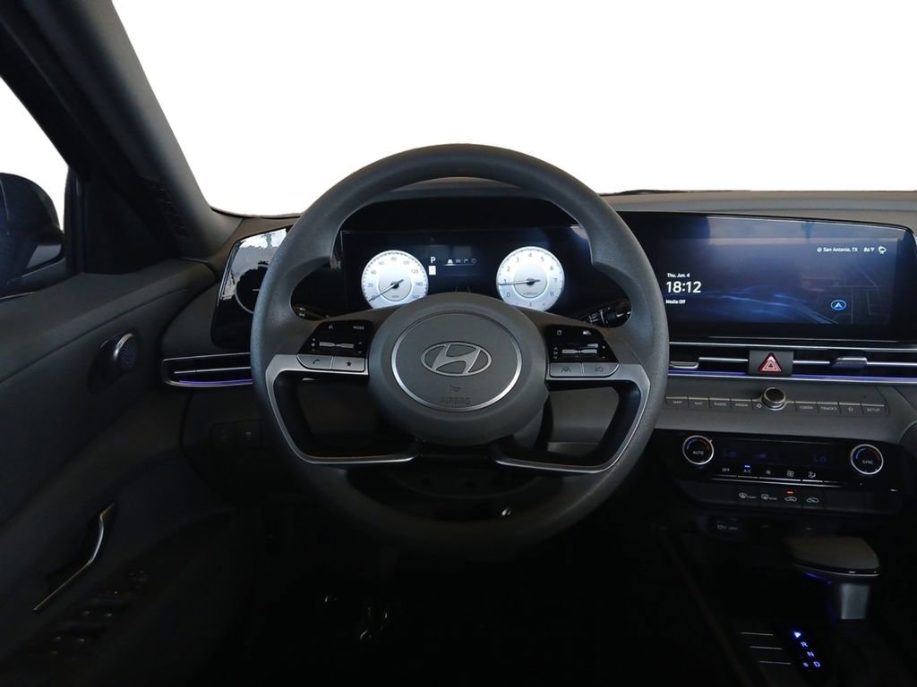 Used 2024 Hyundai Elantra SEL FWD image 12