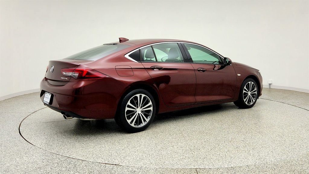 Used 2018 Buick Regal Essence w/ Driver Confidence Package #1 FWD image 5
