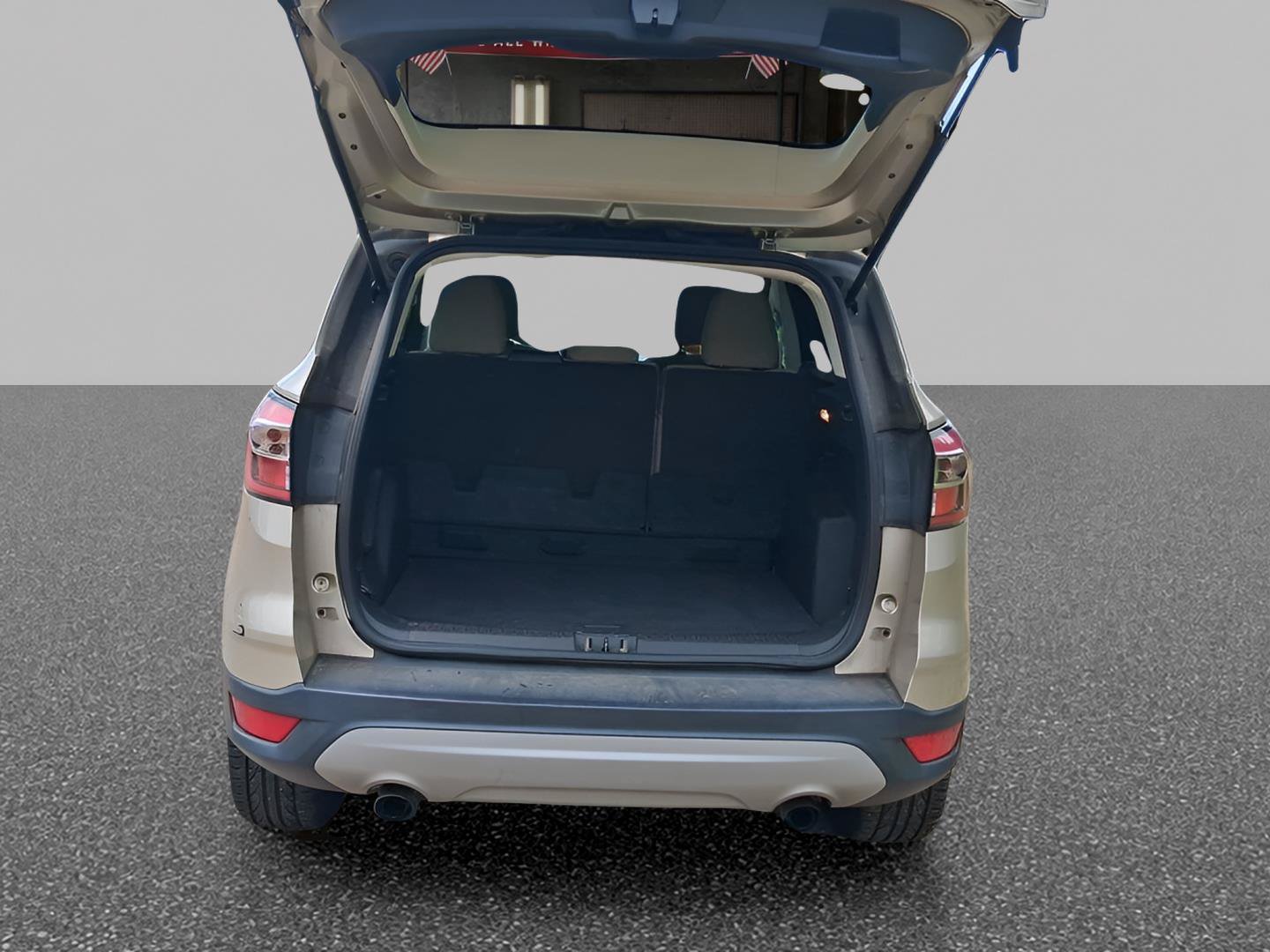 Used 2017 Ford Escape SE w/ SE Cold Weather Package AWD/4WD image 9