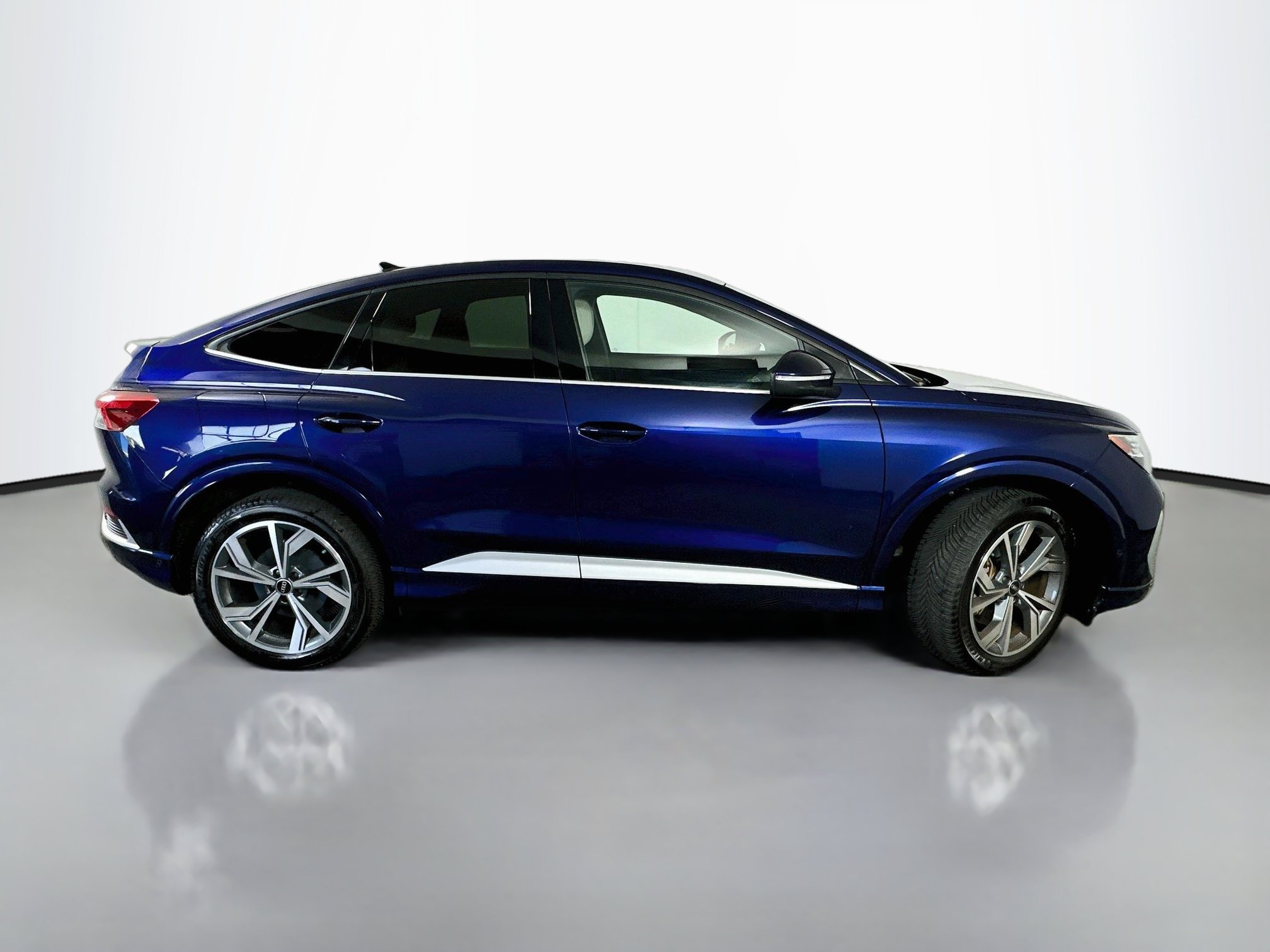 Certified 2023 Audi Q4 e-tron Prestige AWD/4WD image 8