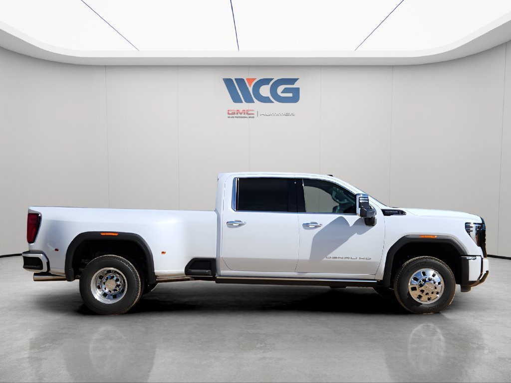 New 2026 GMC Sierra 3500 Denali Ultimate AWD/4WD image 2