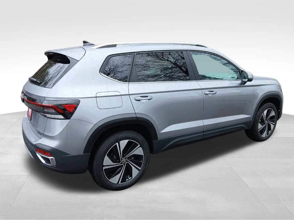 New 2025 Volkswagen Taos SE image 5