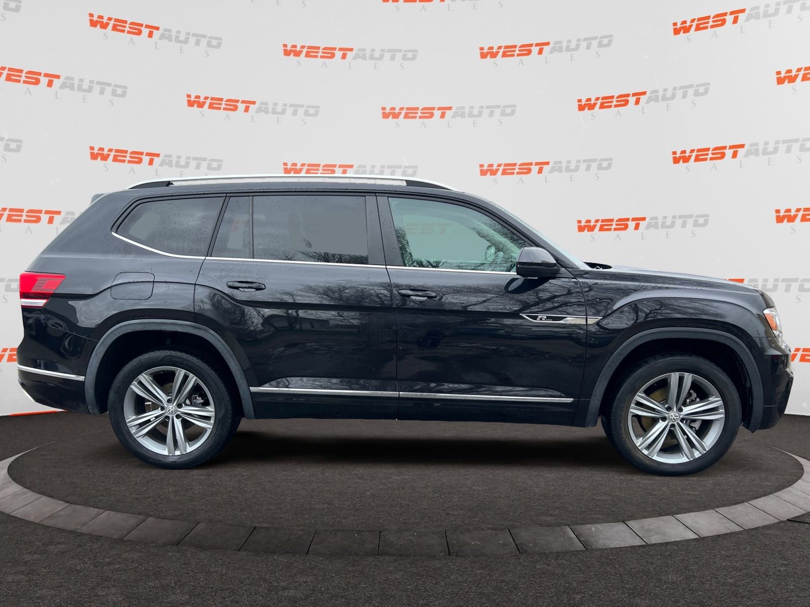 Used 2019 Volkswagen Atlas SEL R-Line image 6