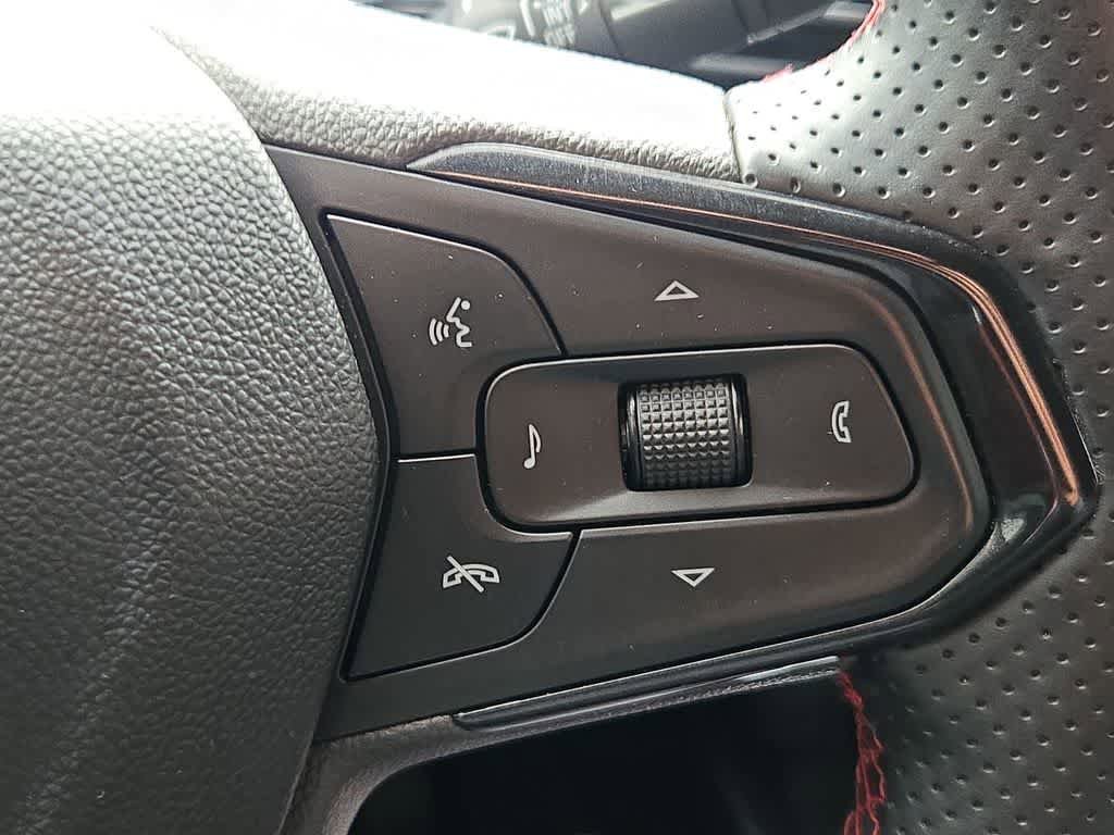 Used 2024 Chevrolet Trax RS FWD image 25