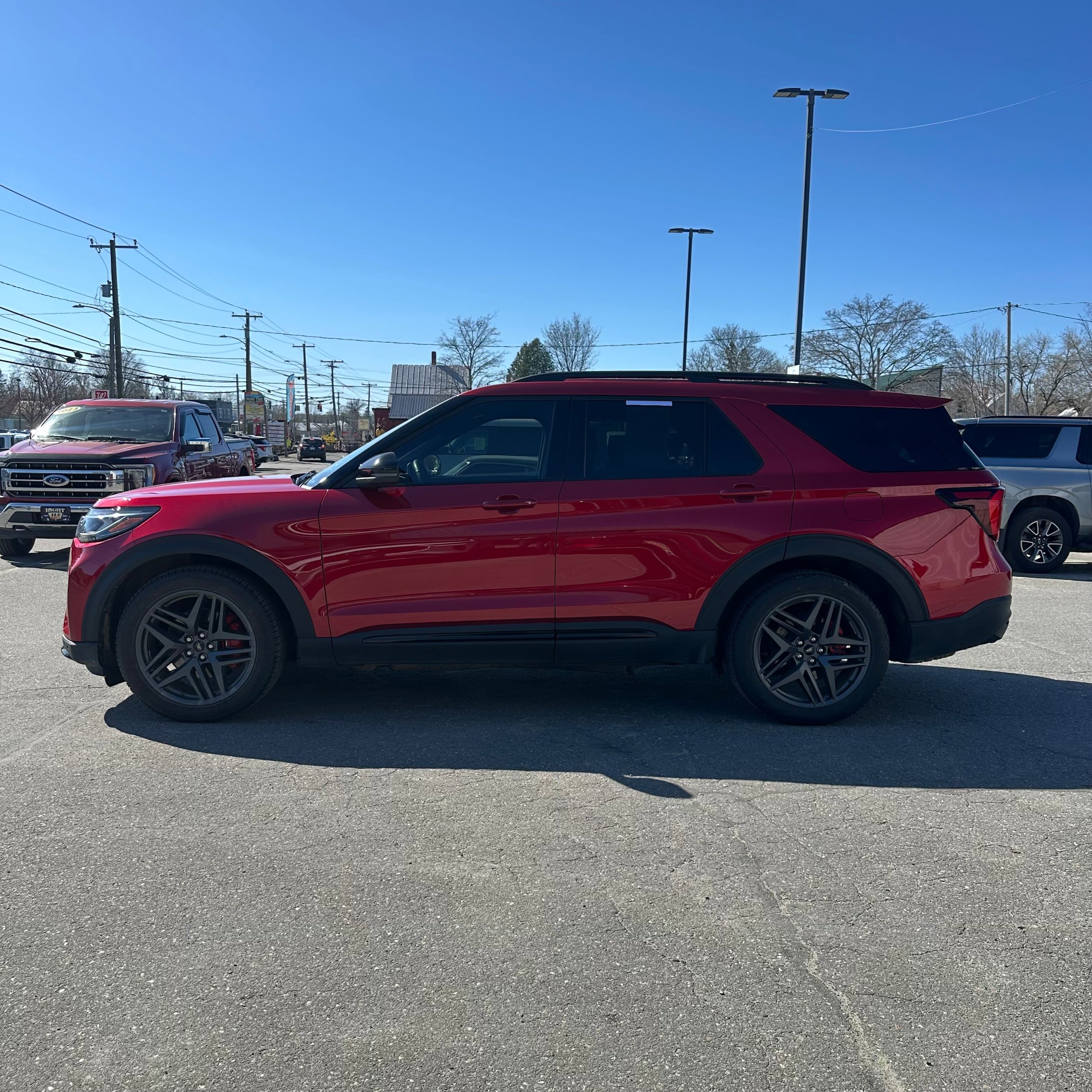 Used 2025 Ford Explorer ST AWD/4WD image 6