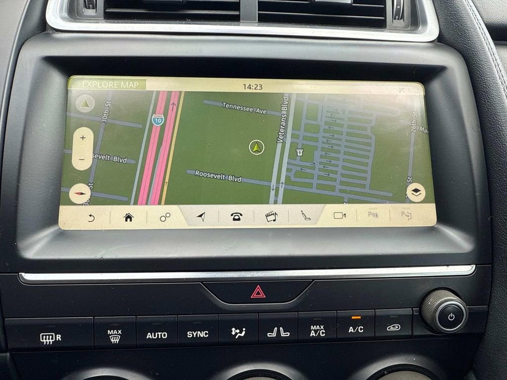 Used 2018 Jaguar E-PACE SE image 23