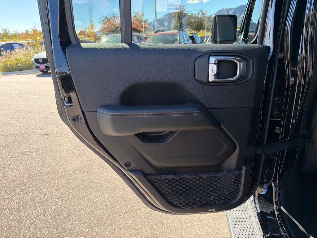 Used 2021 Jeep Wrangler Unlimited Sahara AWD/4WD image 19