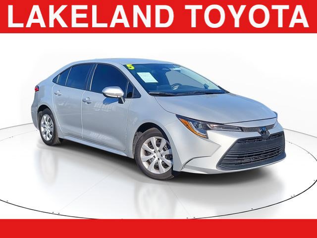 Used 2025 Toyota Corolla LE w/ Convenience Package image 1