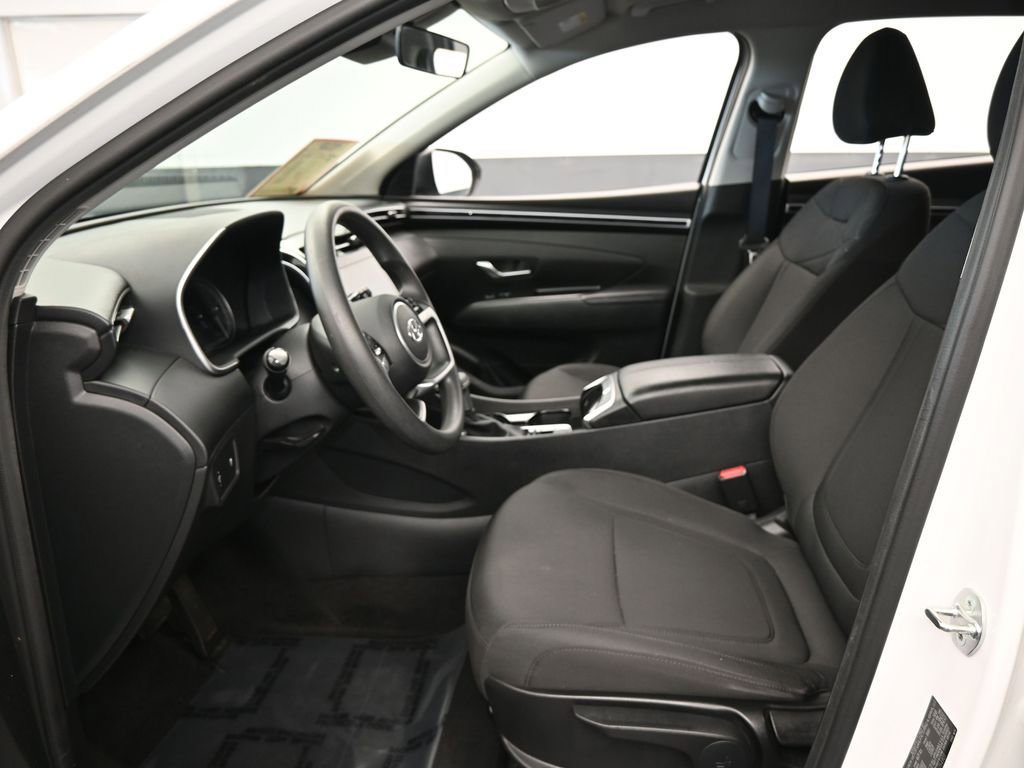 Used 2023 Hyundai Tucson SE image 11