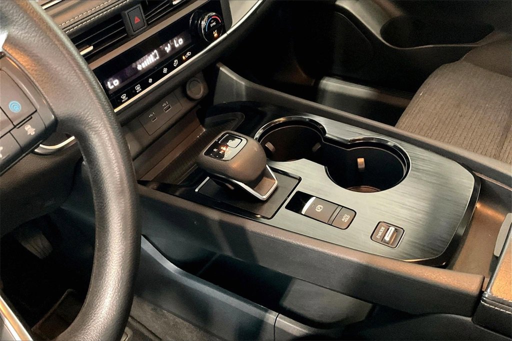 Used 2023 Nissan Rogue SV image 11