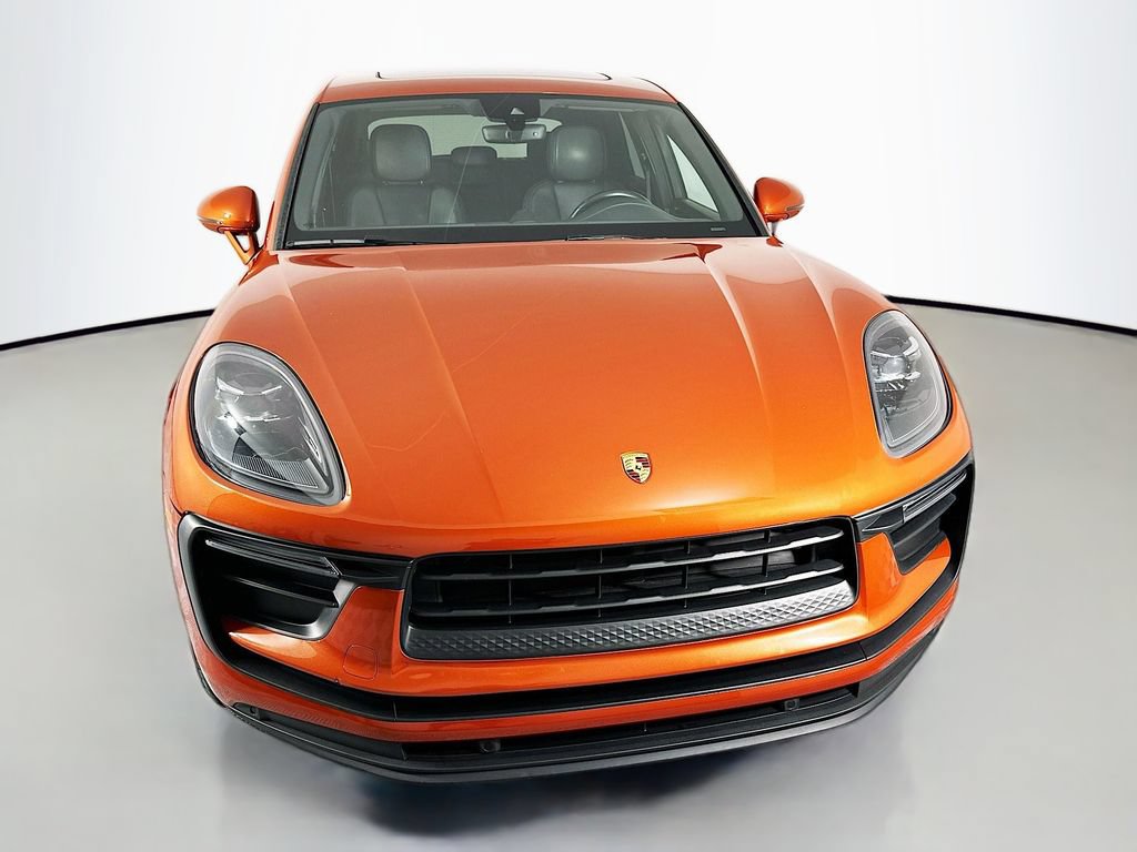 Certified 2022 Porsche Macan AWD/4WD image 6