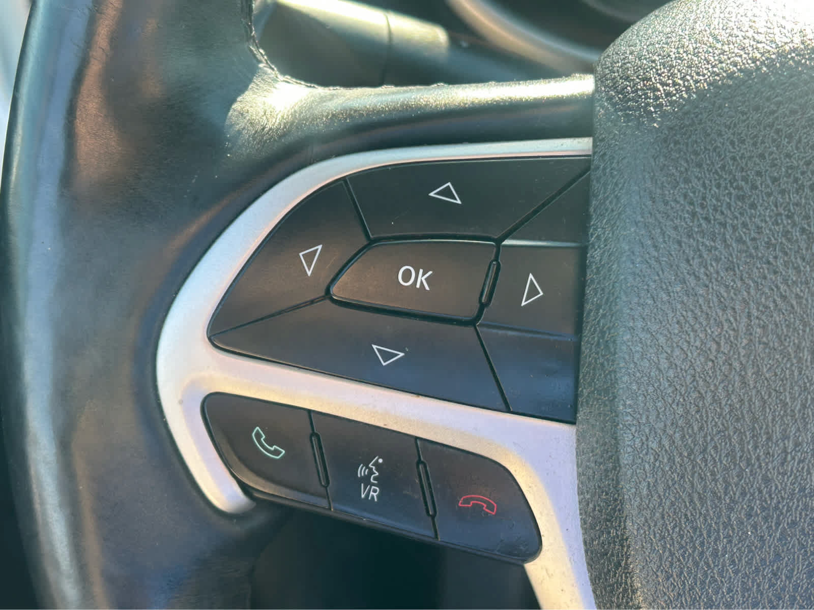 Used 2014 Jeep Cherokee Limited FWD image 22