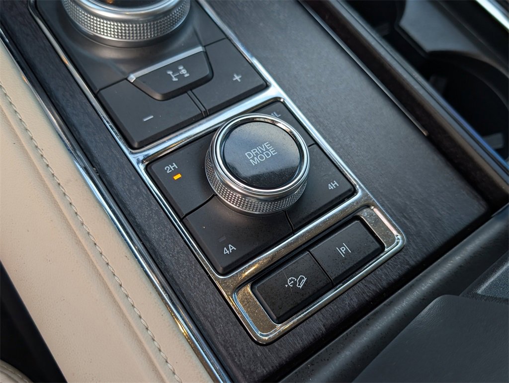 Used 2024 Ford Expedition Platinum image 30