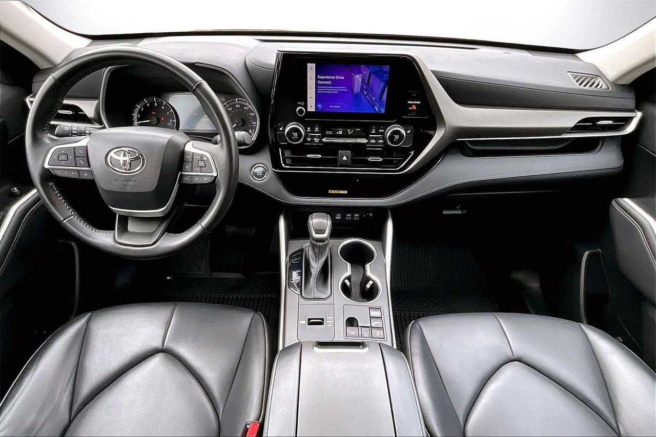 Used 2023 Toyota Highlander L image 13