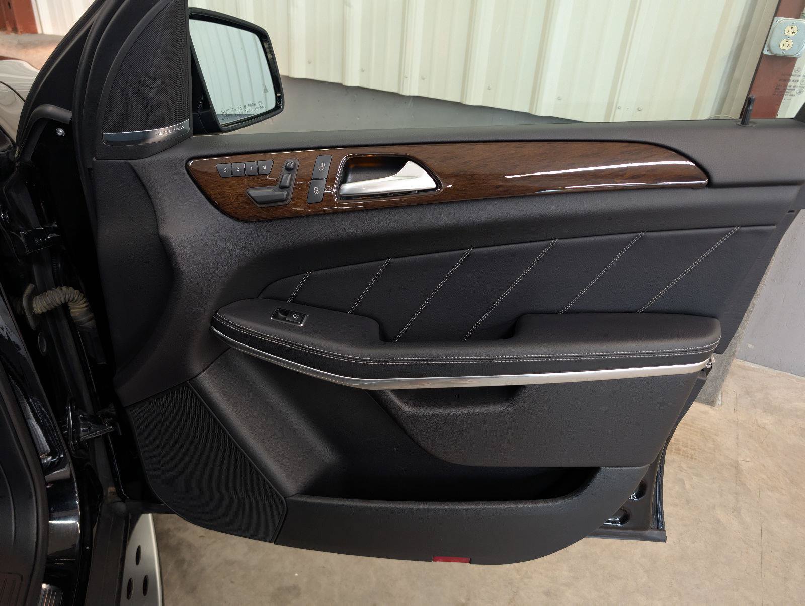 Used 2014 Mercedes-Benz GL 450 4MATIC image 29