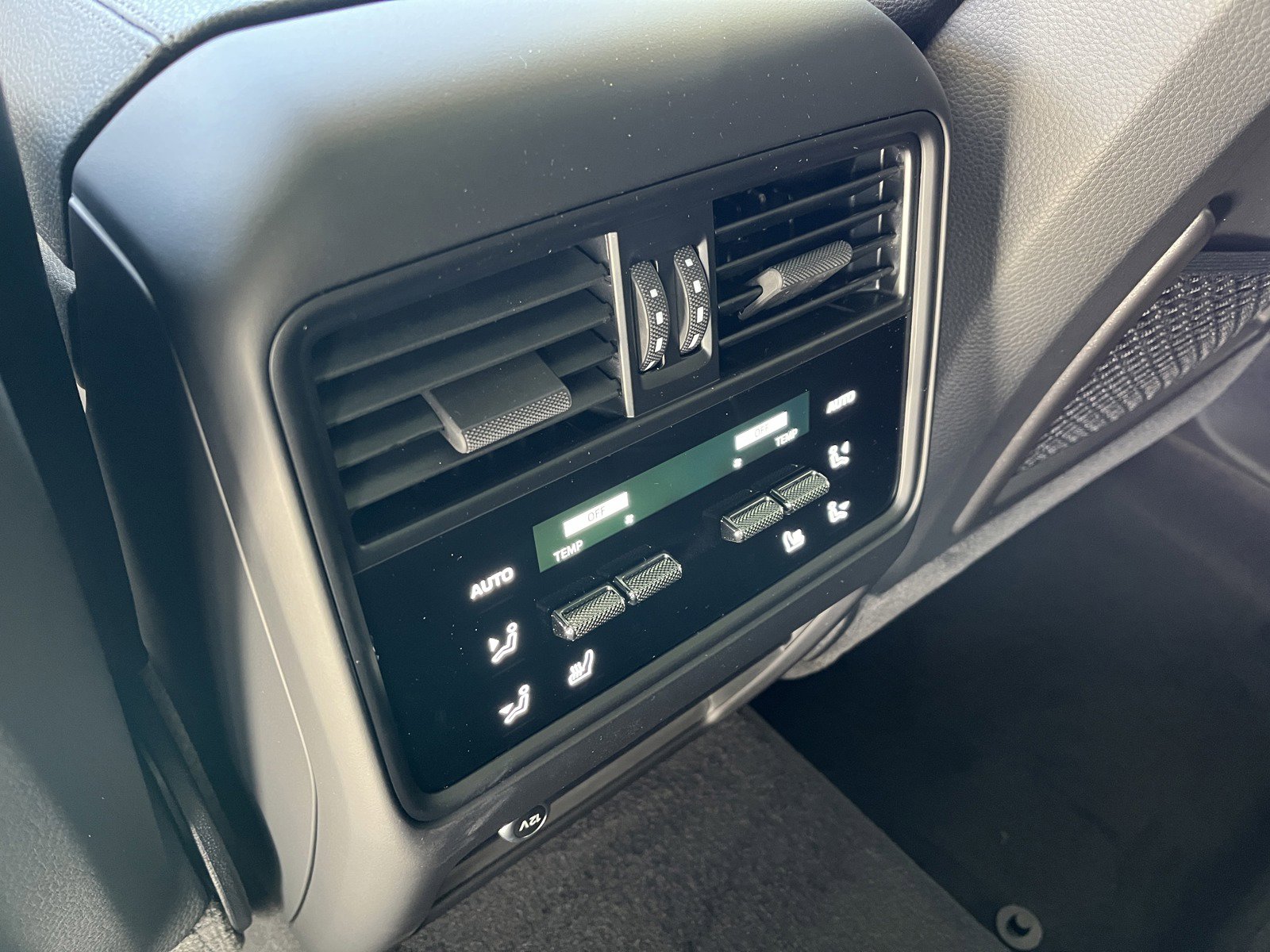 New 2025 Porsche Cayenne image 25