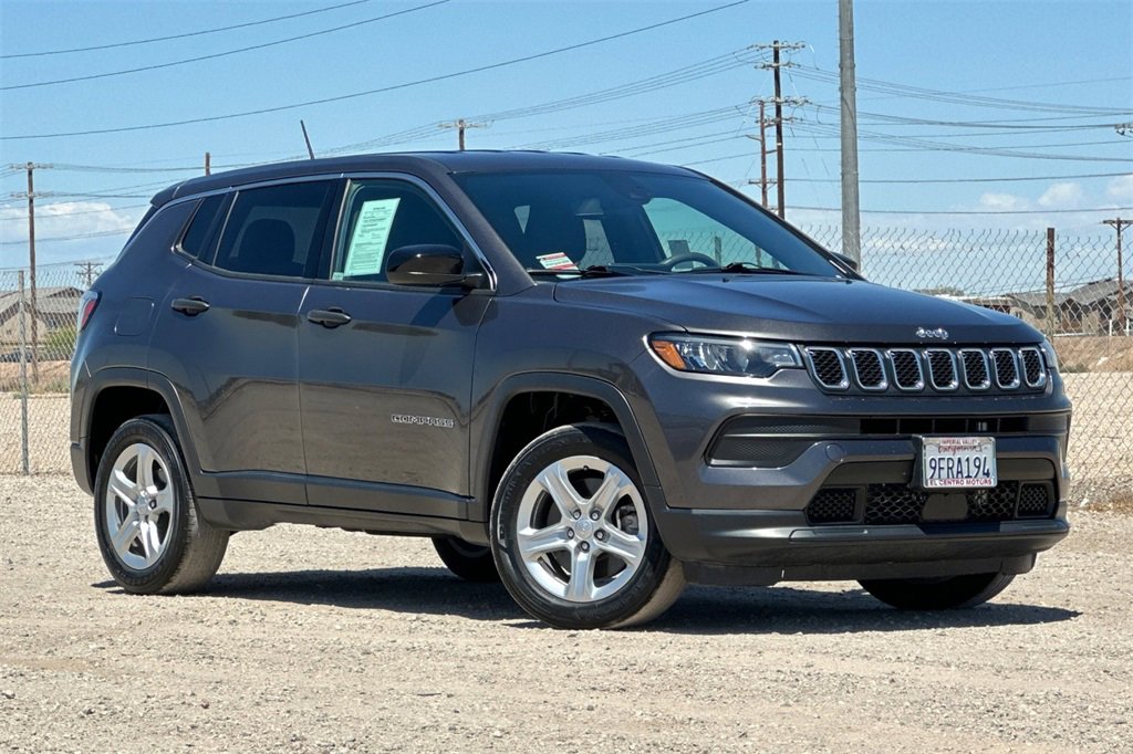Used 2023 Jeep Compass Sport image 2