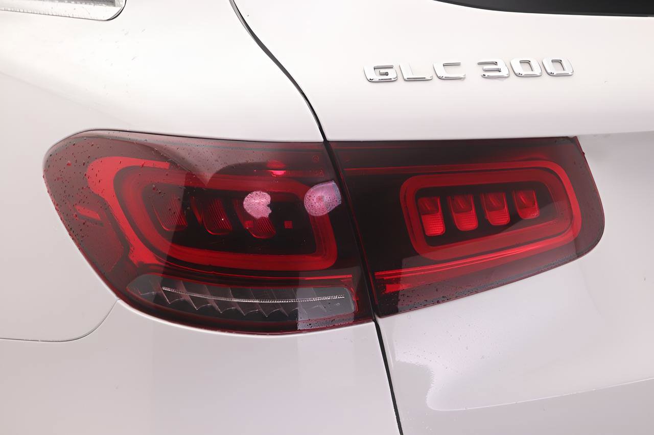 Used 2022 Mercedes-Benz GLC 300 image 18