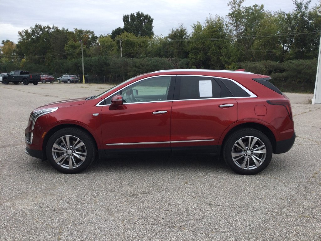 Used 2024 Cadillac XT5 Premium Luxury w/ LPO, Floor Liner Package FWD image 4
