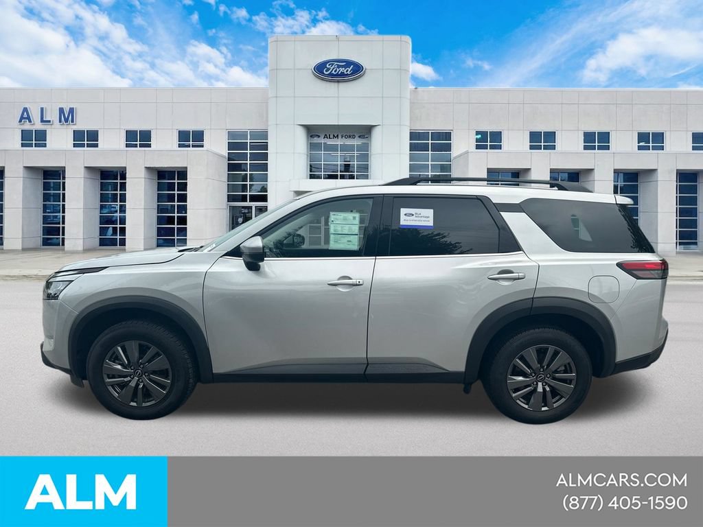 Used 2025 Nissan Pathfinder SV FWD image 10