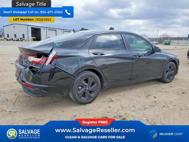 Used 2022 Hyundai Elantra SEL w/ Cargo Package FWD image 4