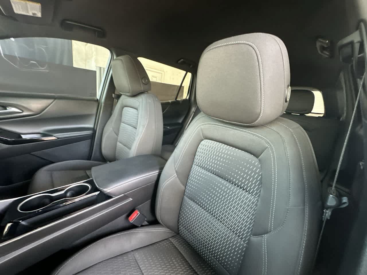 Used 2025 Chevrolet Equinox LT FWD image 14