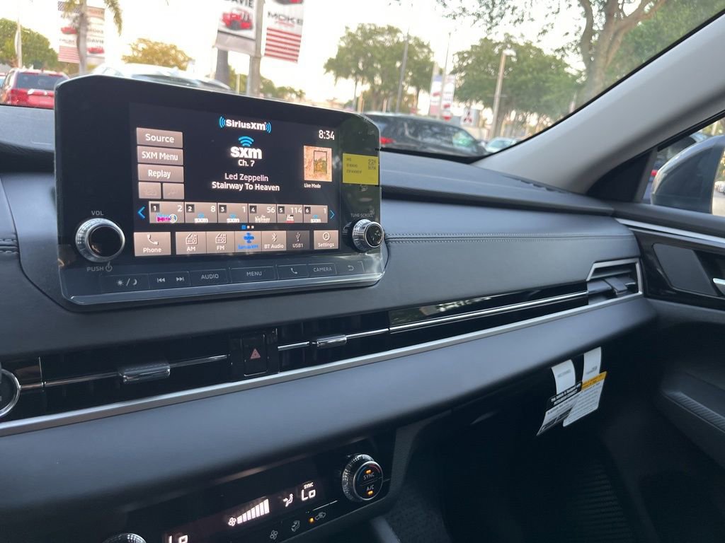 Used 2024 Mitsubishi Outlander ES image 7