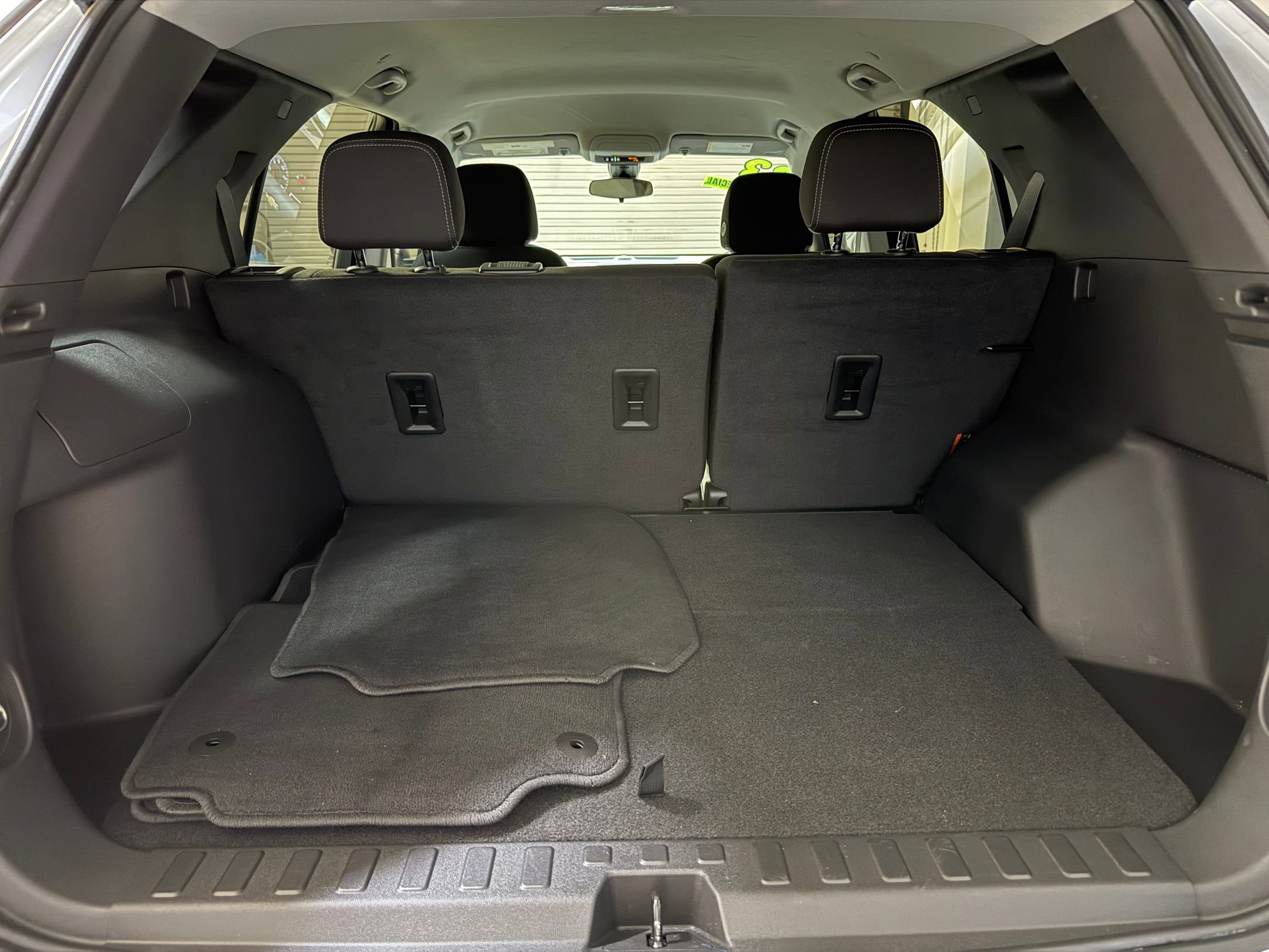 Used 2023 Chevrolet Equinox LS image 33