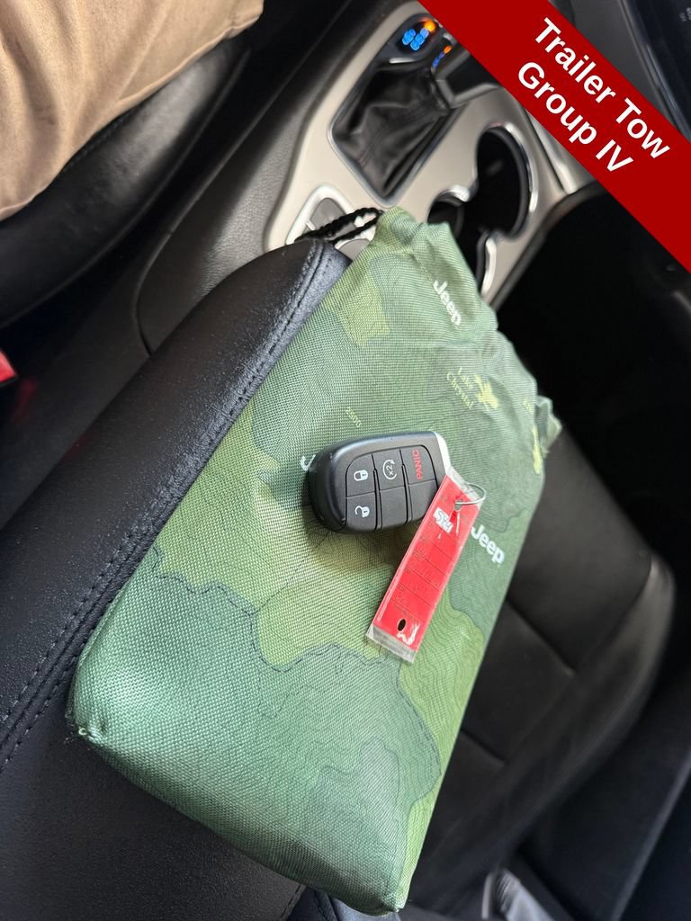 Used 2019 Jeep Grand Cherokee Limited w/ Luxury Group II AWD/4WD image 30