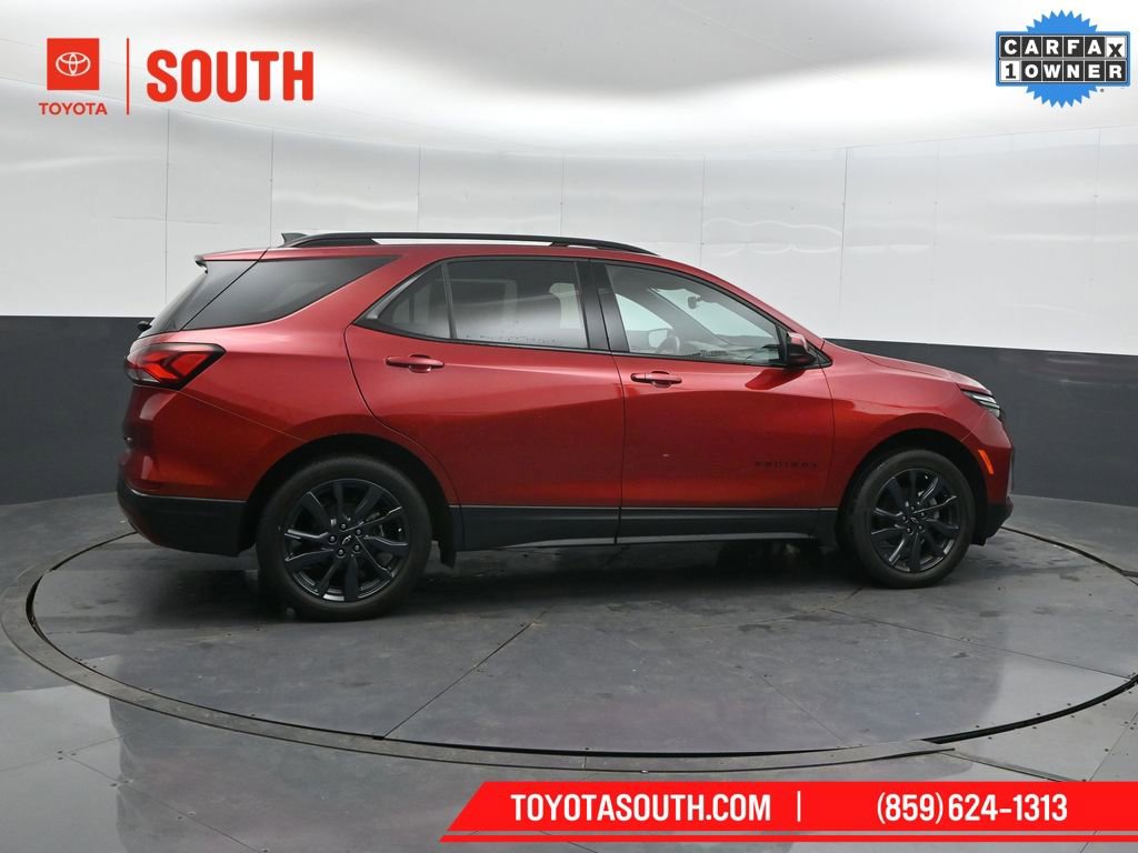 Used 2023 Chevrolet Equinox RS image 3