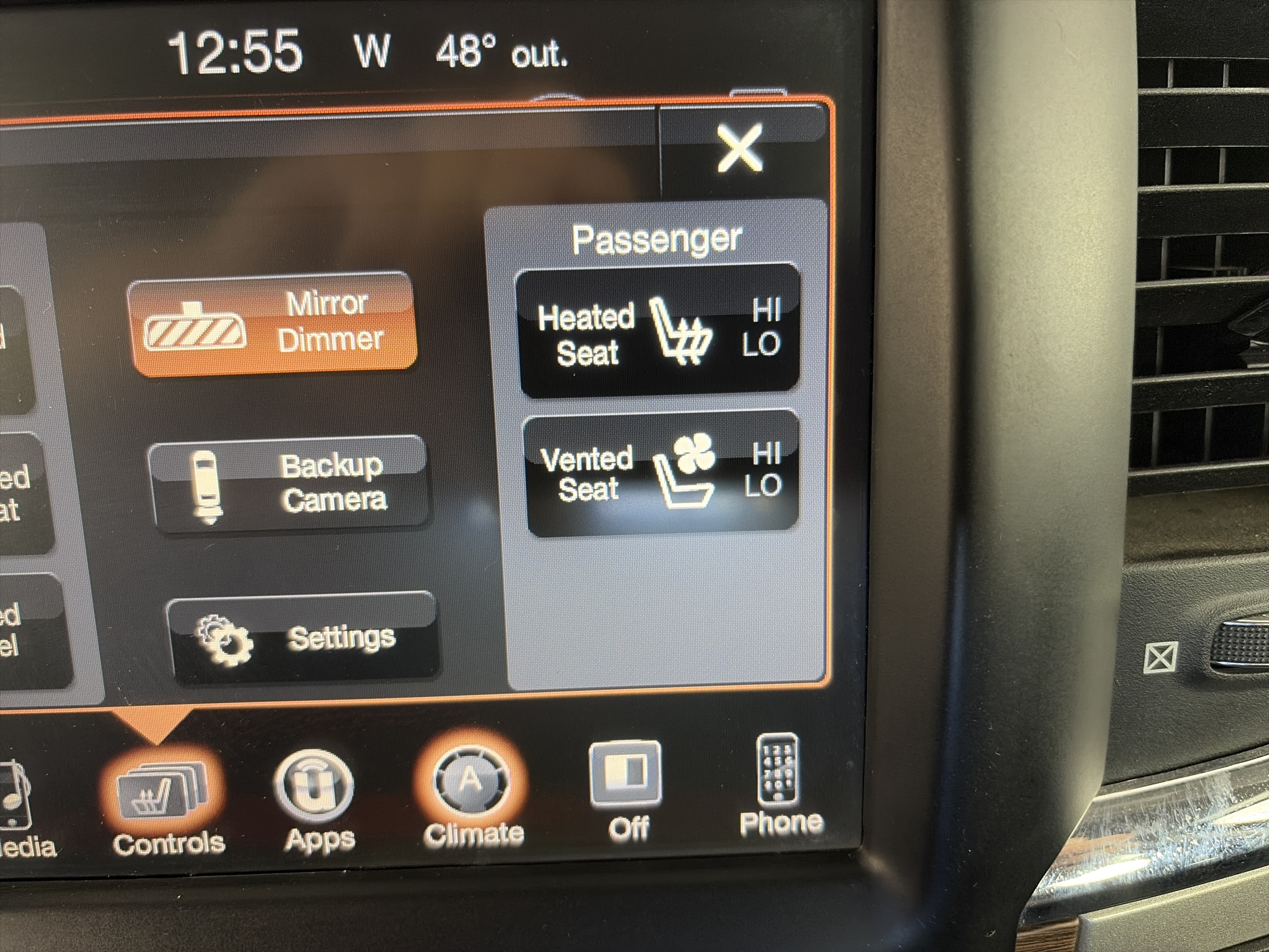 Used 2017 RAM 1500 Laramie AWD/4WD image 26