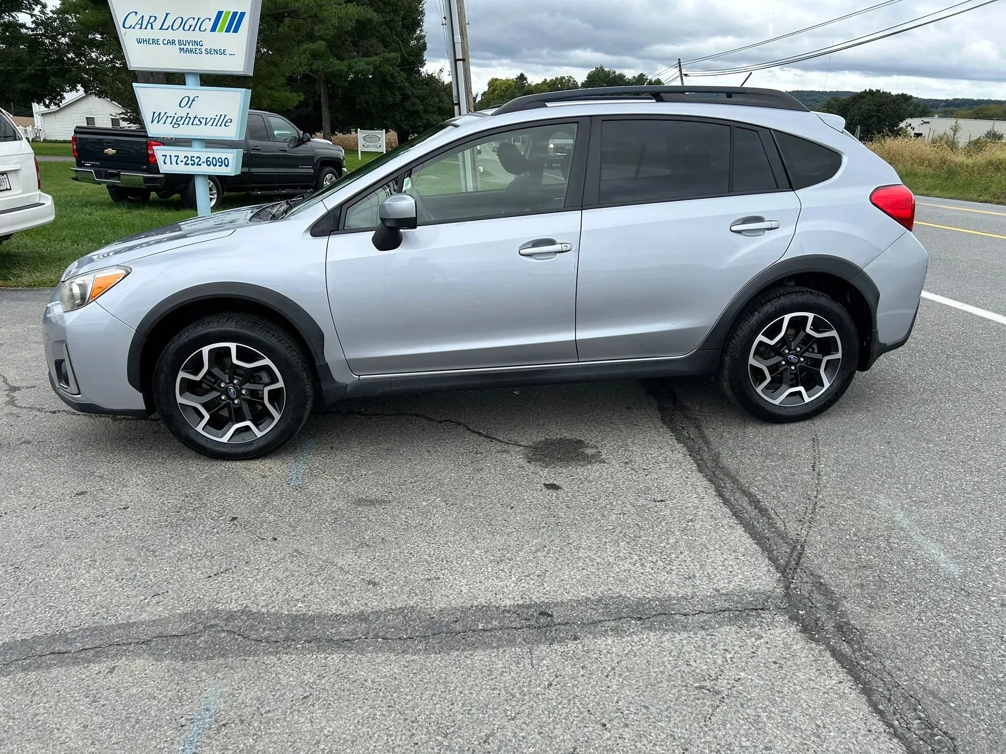 Used 2017 Subaru Crosstrek 2.0i Premium AWD/4WD image 9