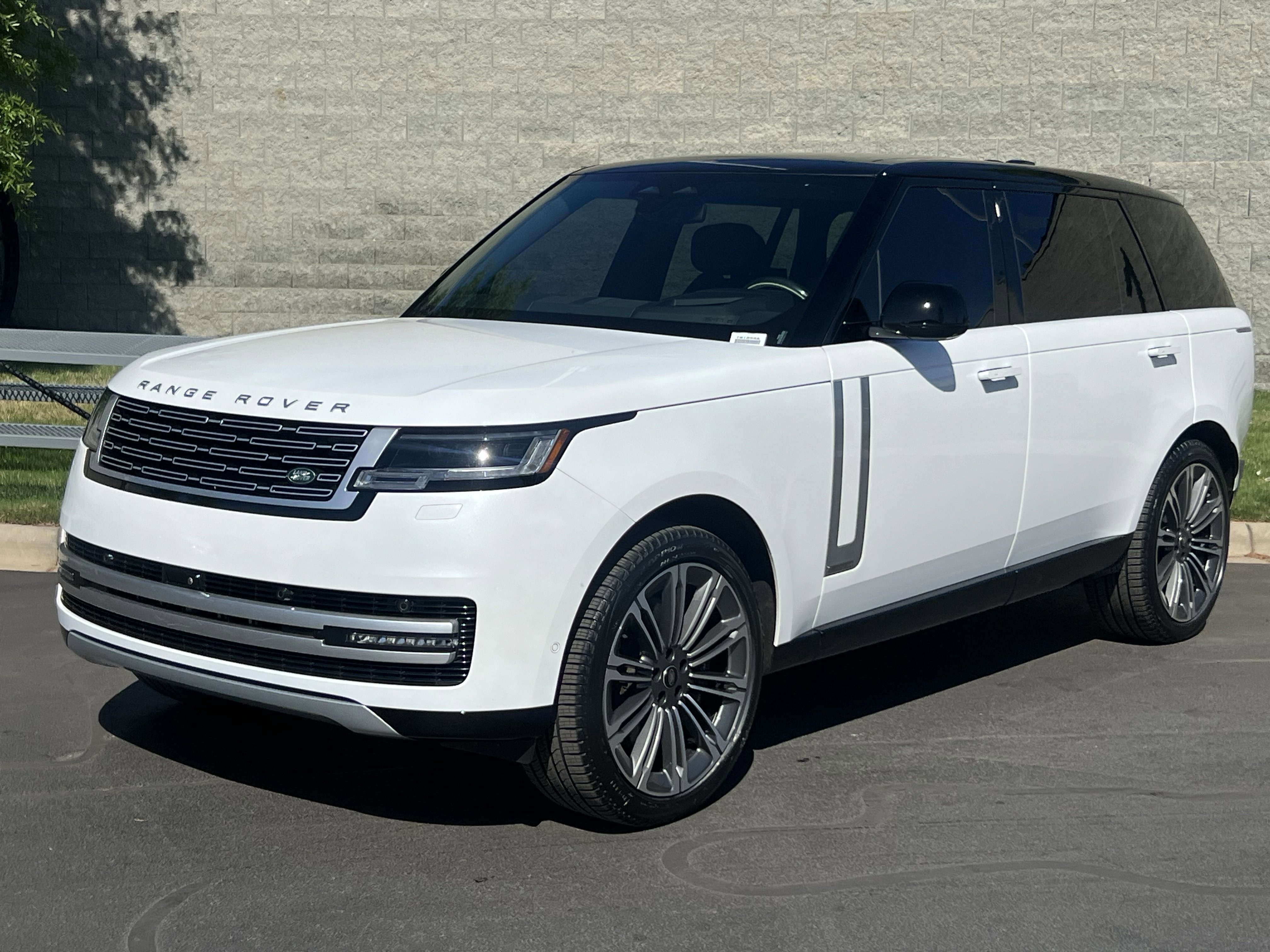 Certified 2024 Land Rover Range Rover Long Wheelbase Autobiography AWD/4WD image 1