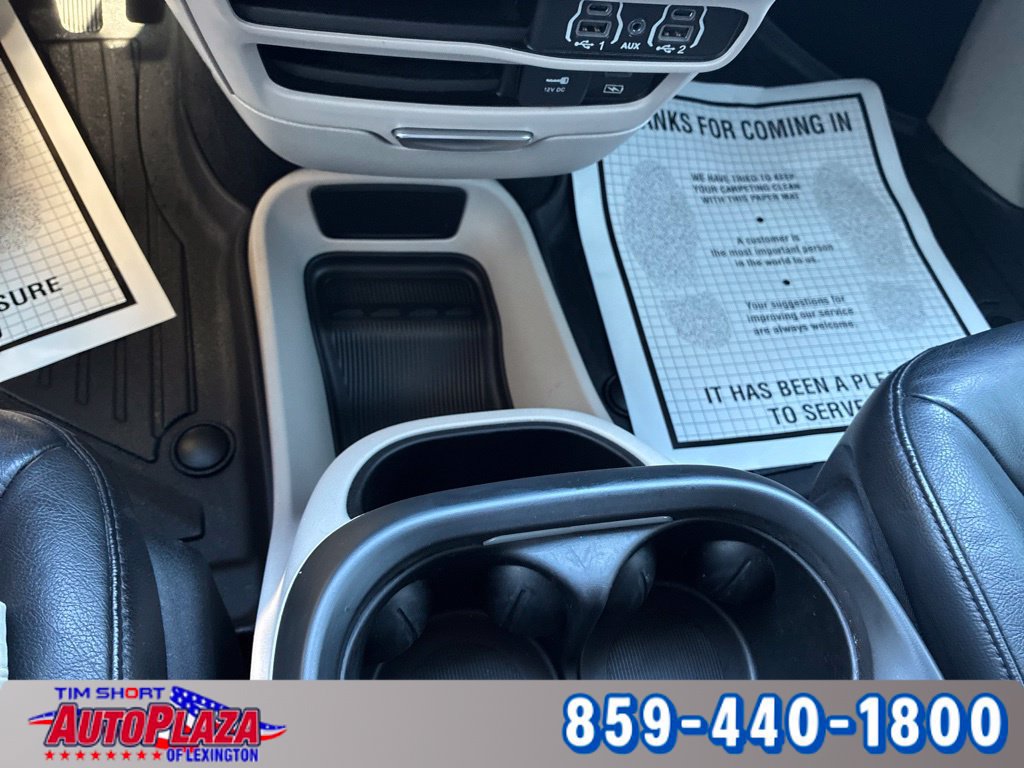 Used 2022 Chrysler Pacifica Touring-L FWD image 31