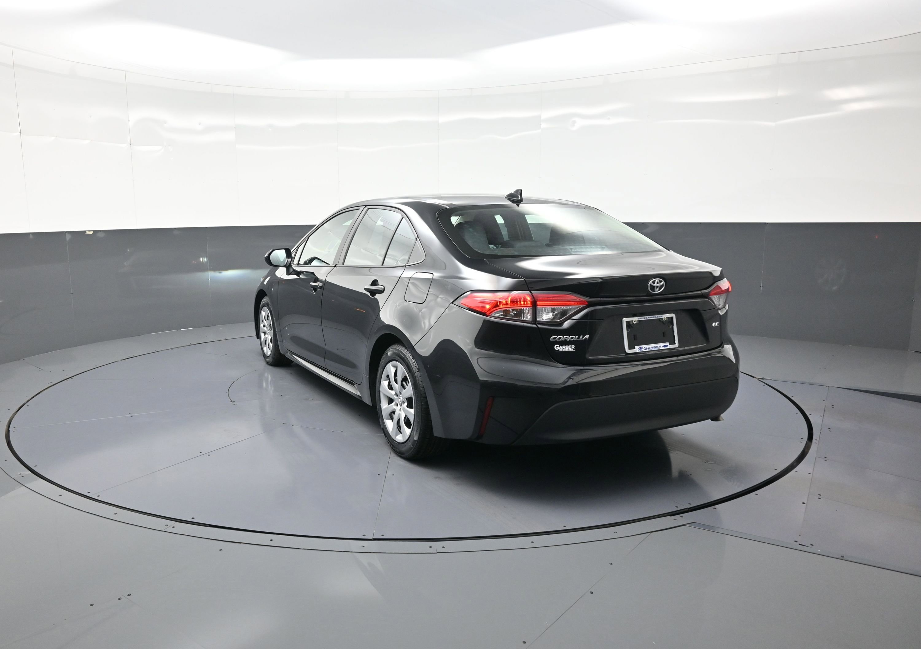 Used 2023 Toyota Corolla LE image 5