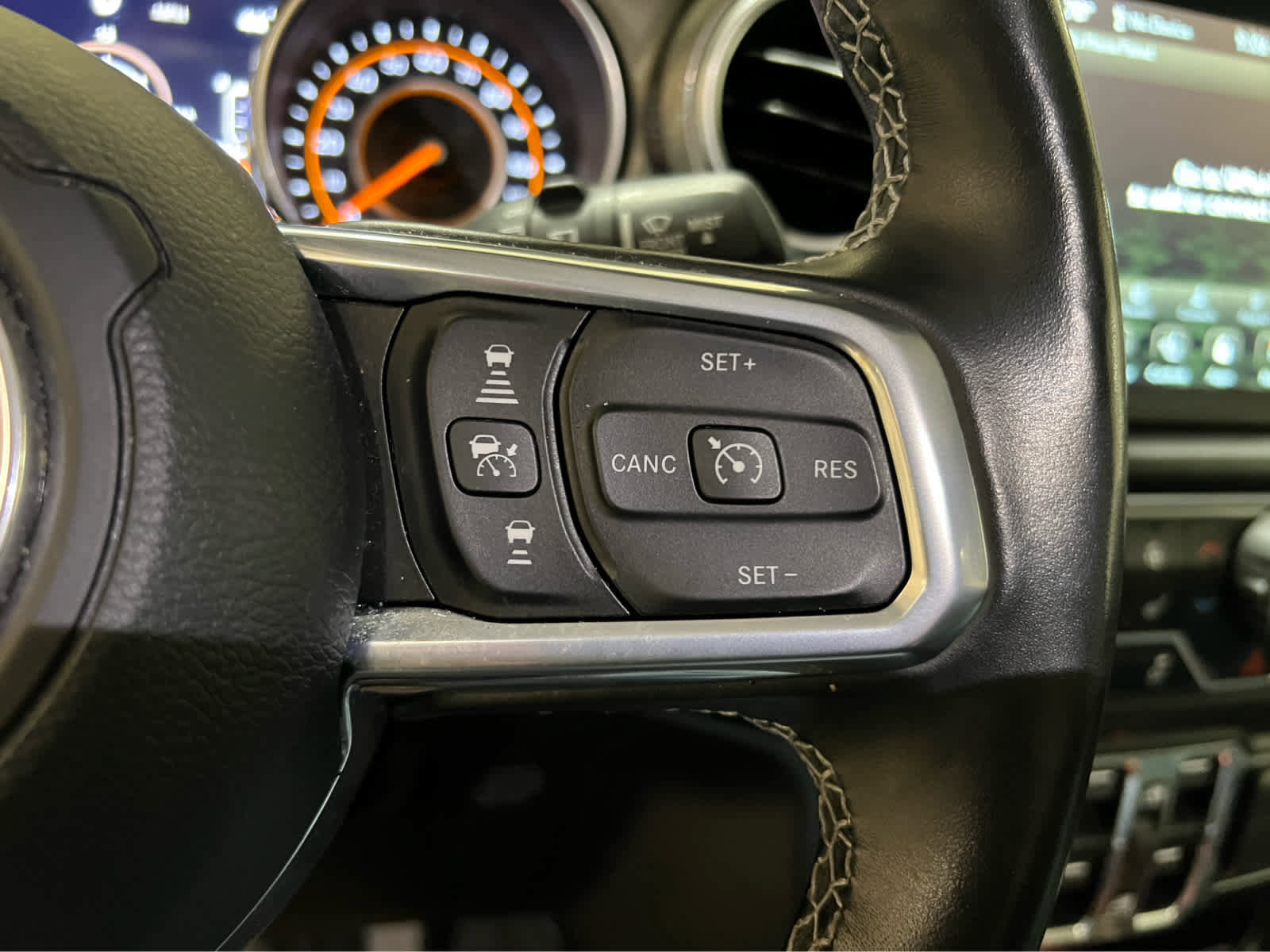 Used 2022 Jeep Wrangler Unlimited Sahara w/ Cold Weather Group image 16